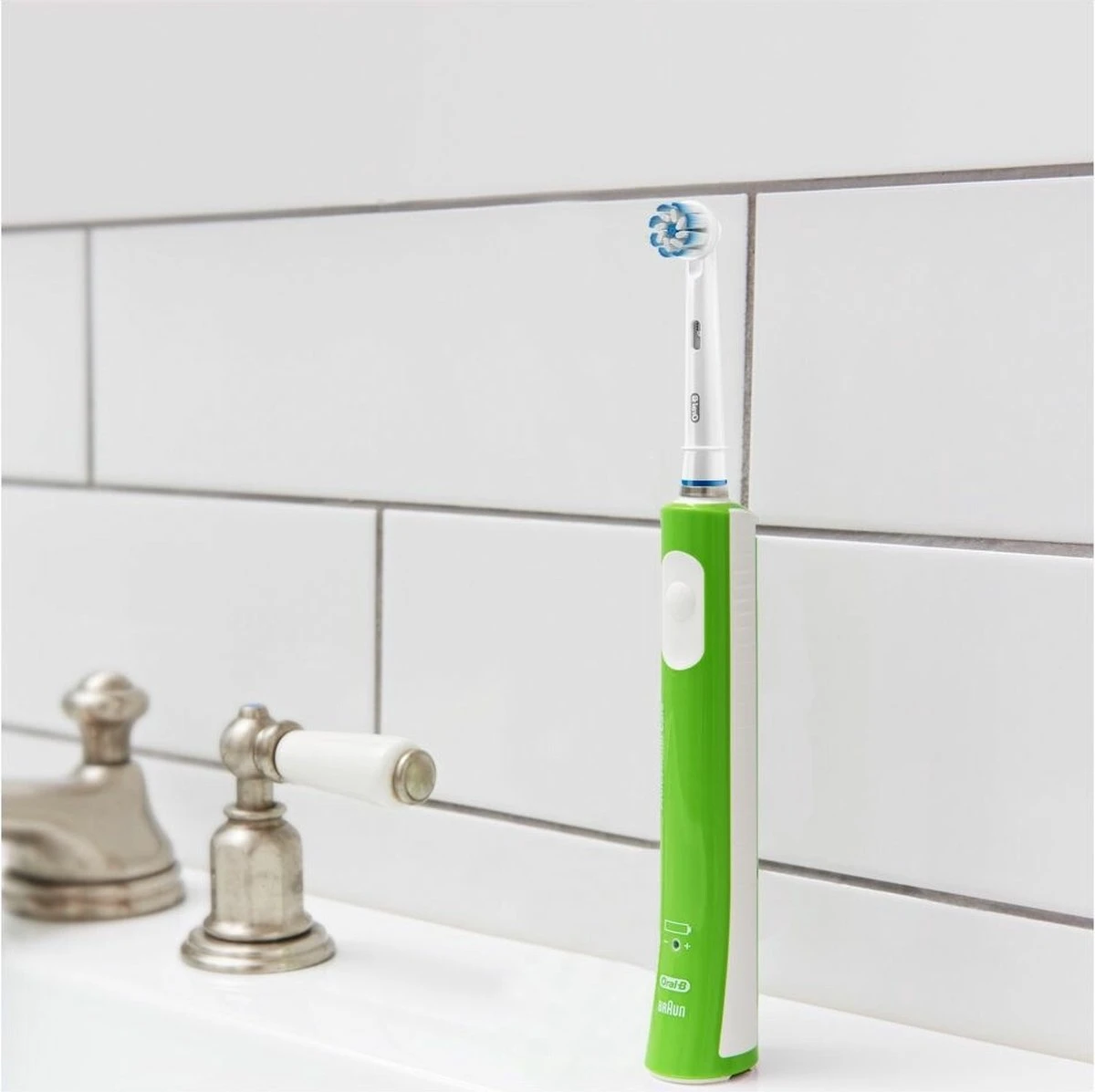 Oral B Oral-B Junior - Elektrische Tandenborstel - Groen 5 Oral B Oral-B Junior - Elektrische Tandenborstel - Groen - Afbeelding 3
