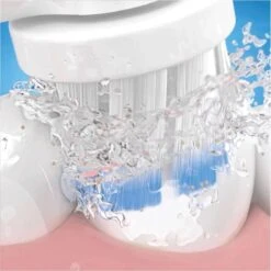 Oral B Oral-B Junior - Elektrische Tandenborstel - Wit 25 Oral B Oral-B Junior - Elektrische Tandenborstel - Wit -Oral B 1200x1199 4